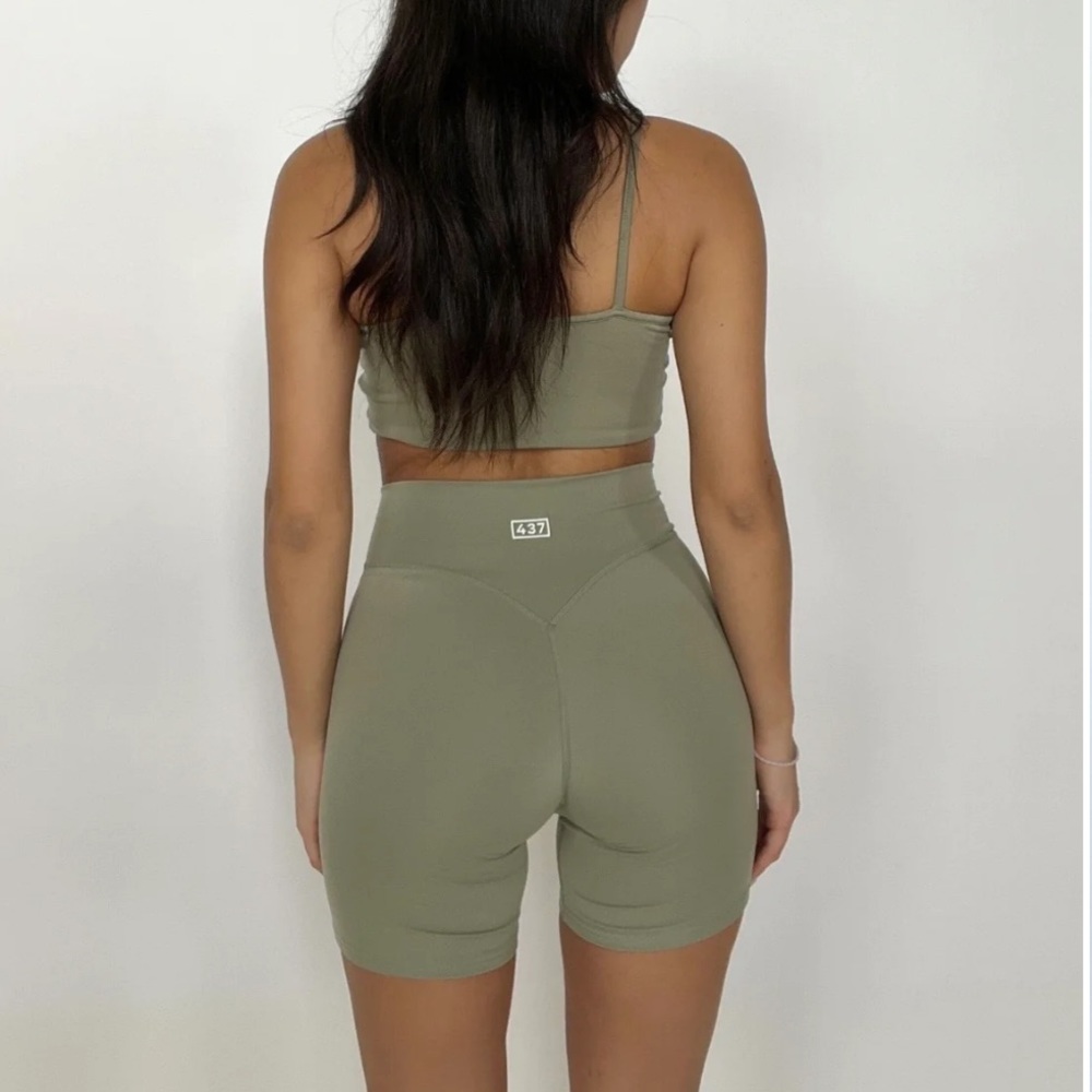 437 Matcha V Short